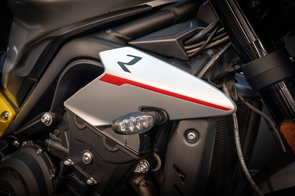Triumph Street Triple R 10 of 19