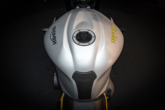 Triumph Street Triple R 15 of 19