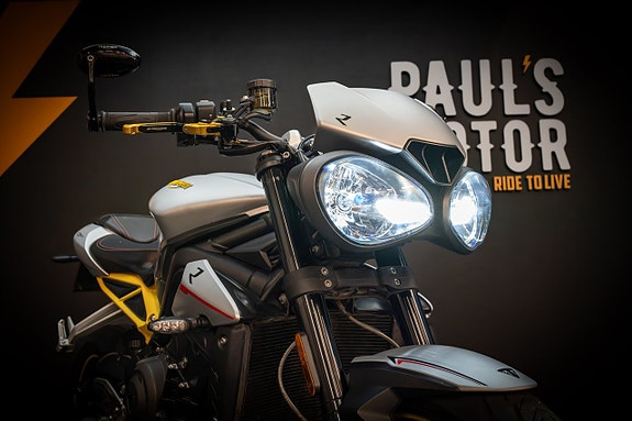 Triumph Street Triple R 8 of 19