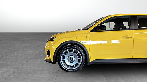Renault 5 9 of 12