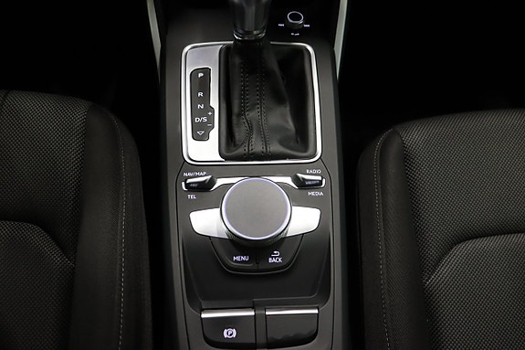 Audi Q2 18 of 25