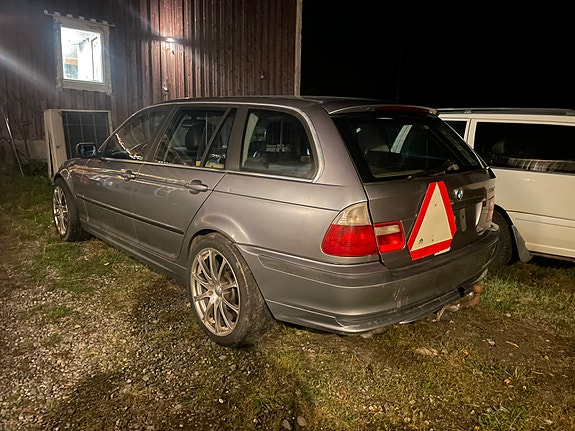 BMW 330xd 3 of 10