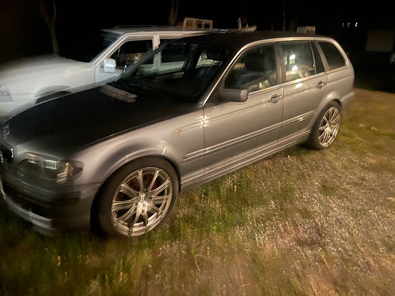 BMW 330xd 2 of 10