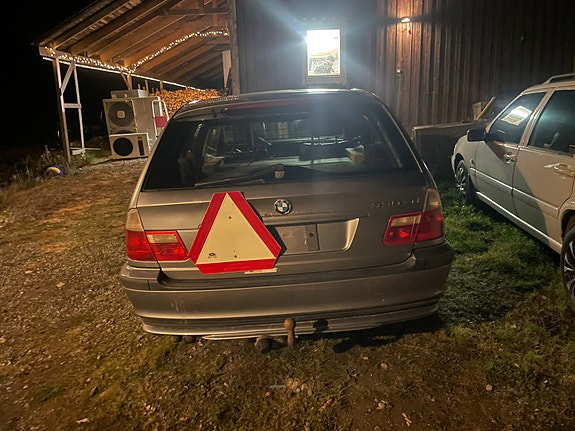 BMW 330xd 4 of 10