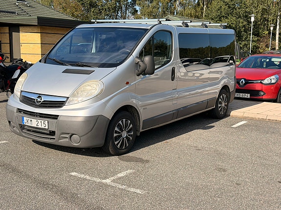 Opel Vivaro 2 of 13