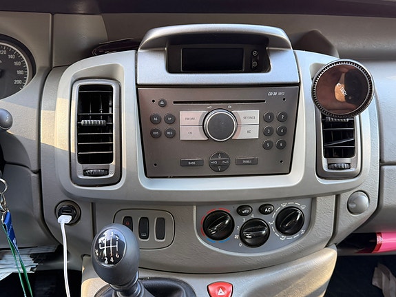 Opel Vivaro 6 of 13