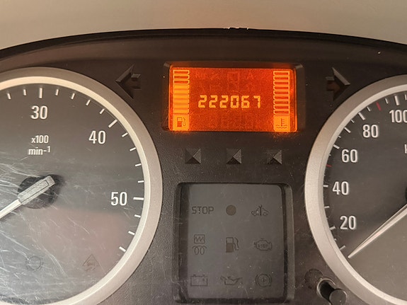 Opel Vivaro 13 of 13