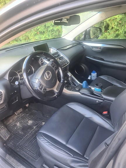 Lexus NX300h 6 of 6
