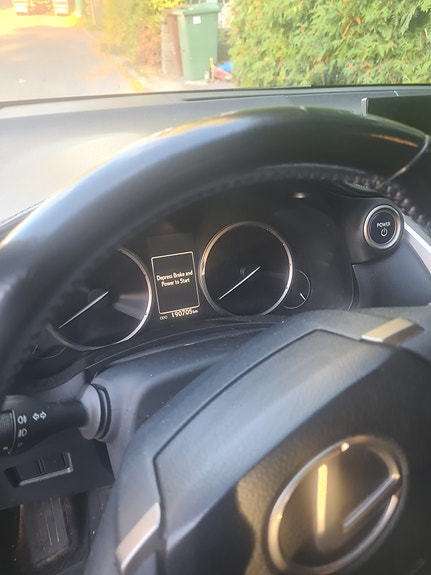 Lexus NX300h 5 of 6