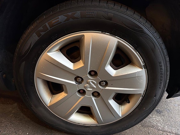 Dodge Caliber 22 of 25