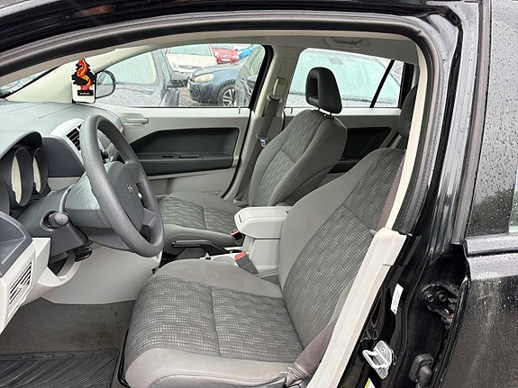 Dodge Caliber 12 of 25