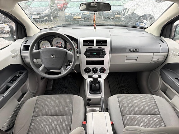 Dodge Caliber 8 of 25