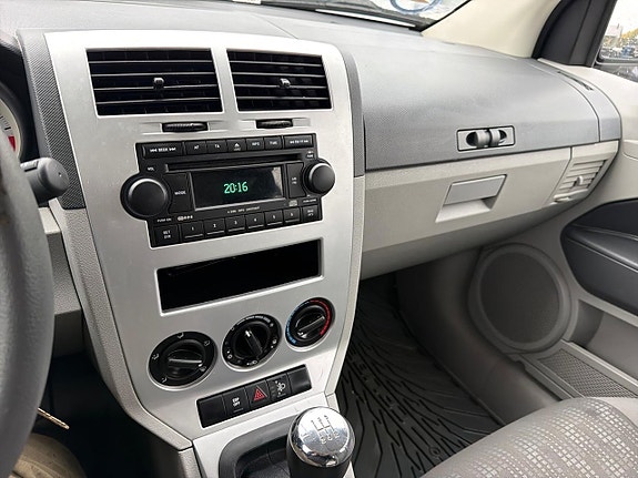 Dodge Caliber 23 of 25