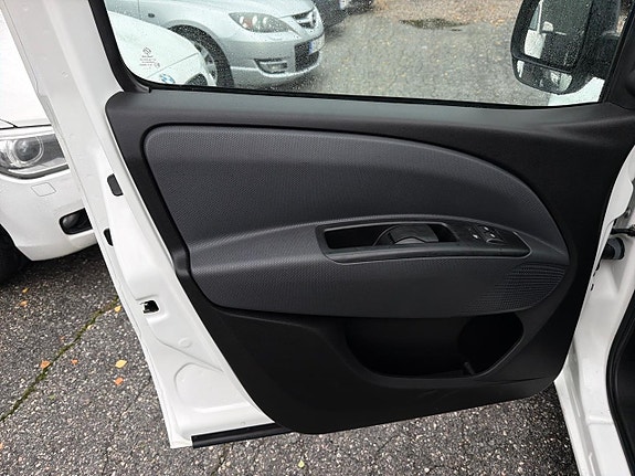 Fiat Doblo 21 of 25