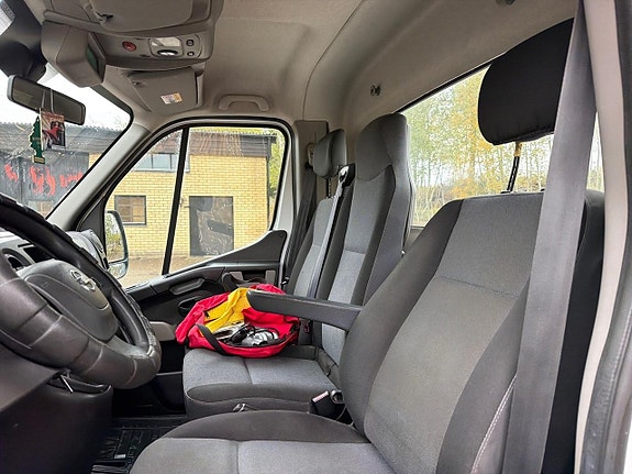 Nissan NV400 15 of 30