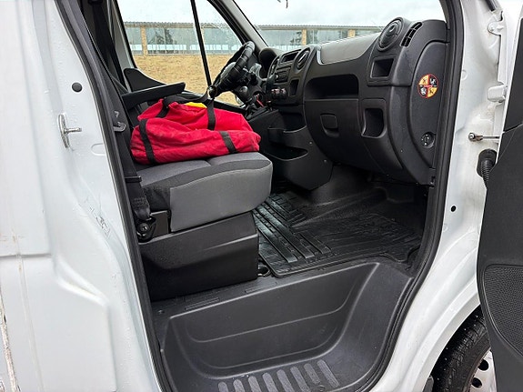 Nissan NV400 18 of 30