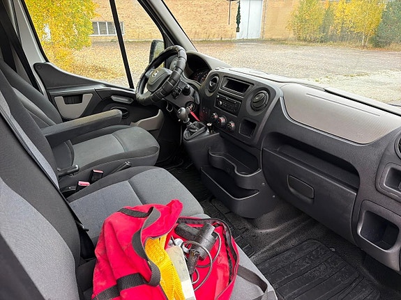 Nissan NV400 14 of 30