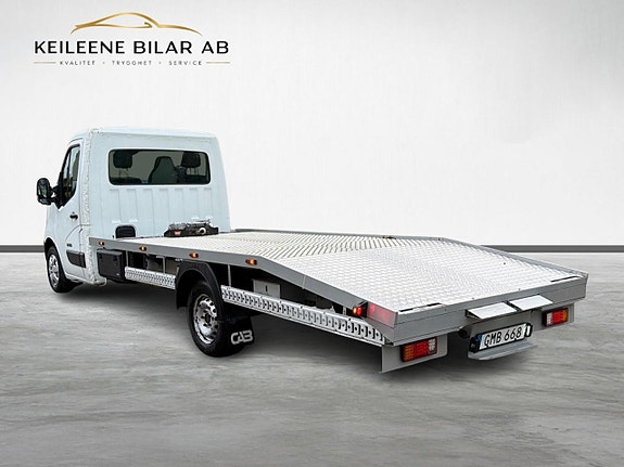 Nissan NV400 8 of 30
