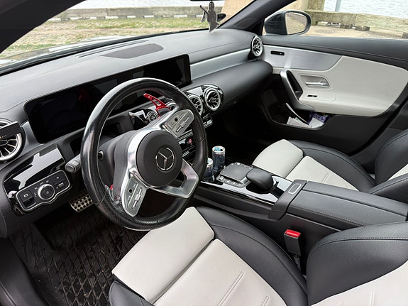 Mercedes-Benz CLA250 e 17 of 29