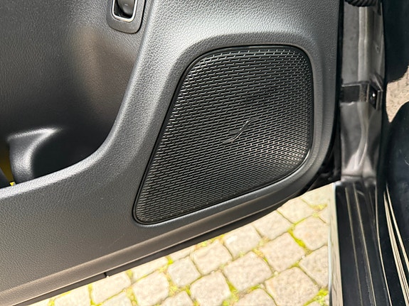 Mercedes-Benz CLA250 e 16 of 29