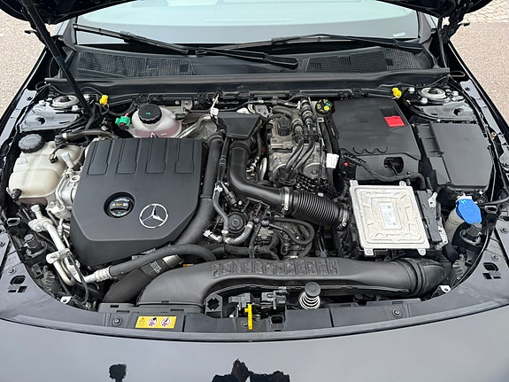Mercedes-Benz CLA250 e 29 of 29