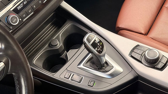 BMW 225d 19 of 30