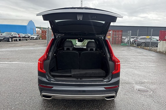 Volvo XC90 18 of 30