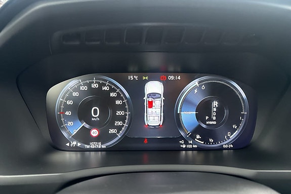 Volvo XC90 24 of 30