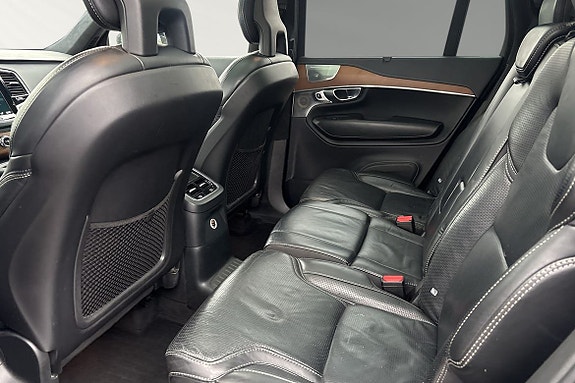 Volvo XC90 8 of 30