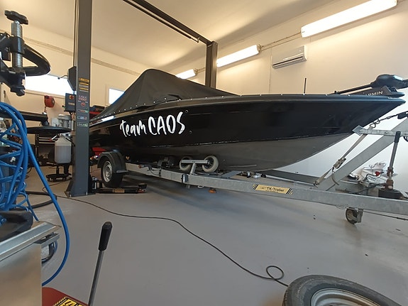 Finval 555 Fishing Pro – fullutrustad sportfiskebåt med 150 hk Evinrude! 5 of 6