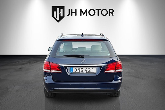 Mercedes-Benz E 250 5 of 16