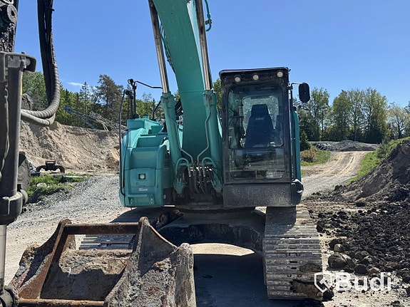 Grävmaskin Kobelco SK380SRLC -2022 | Engcon via auktion 10 of 27