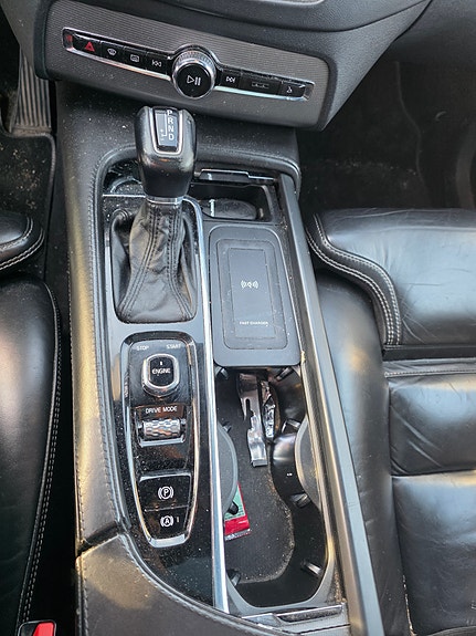 Volvo XC90 6 of 9