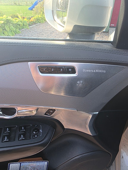 Volvo XC90 8 of 9