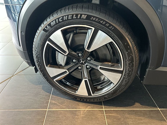 Polestar 3 11 of 13