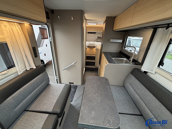 Adria COMPACT SELECT DL *Dieselvärmare - 3500 kg - Långbäddar - 6,99 meter - Komp. kylsk 13 of 23