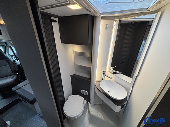 Adria COMPACT SELECT DL *Dieselvärmare - 3500 kg - Långbäddar - 6,99 meter - Komp. kylsk 18 of 23