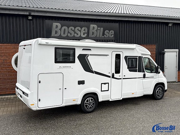Adria COMPACT SELECT DL *Dieselvärmare - 3500 kg - Långbäddar - 6,99 meter - Komp. kylsk 5 of 23