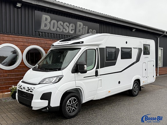 Adria COMPACT SELECT DL *Dieselvärmare - 3500 kg - Långbäddar - 6,99 meter - Komp. kylsk 2 of 23