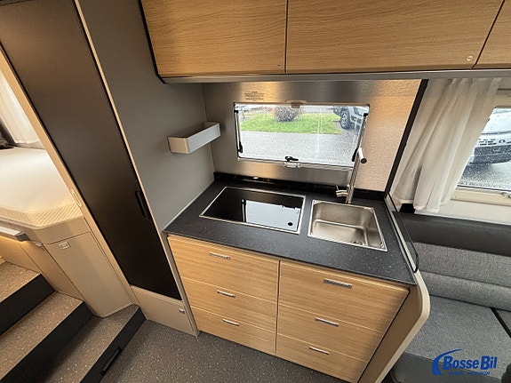 Adria COMPACT SELECT DL *Dieselvärmare - 3500 kg - Långbäddar - 6,99 meter - Komp. kylsk 14 of 23