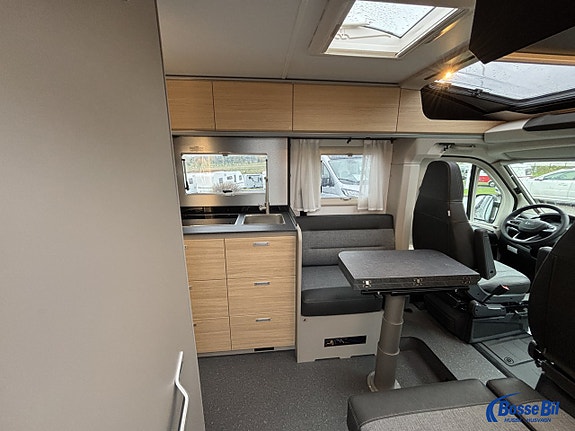 Adria COMPACT SELECT DL *Dieselvärmare - 3500 kg - Långbäddar - 6,99 meter - Komp. kylsk 10 of 23