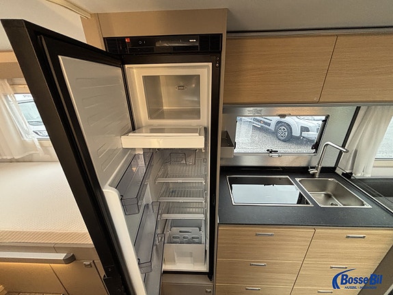 Adria COMPACT SELECT DL *Dieselvärmare - 3500 kg - Långbäddar - 6,99 meter - Komp. kylsk 17 of 23