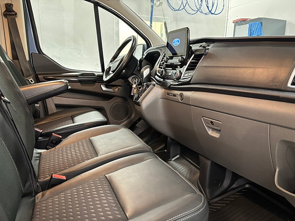Ford Transit Custom 9 of 15