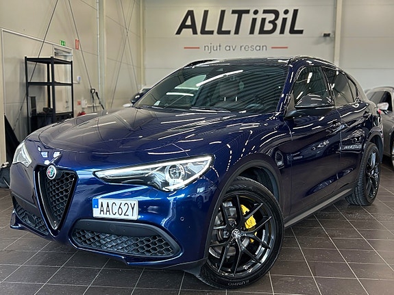 Alfa Romeo Stelvio 2.0 Turbo 16V Q4 Veloce H/K Panorama/Läder SE SPEC