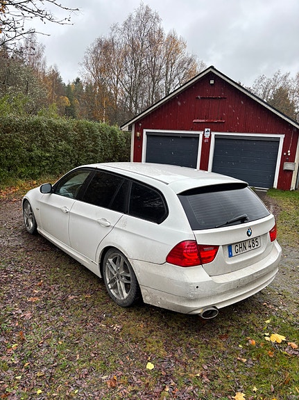 BMW 320d 4 of 6