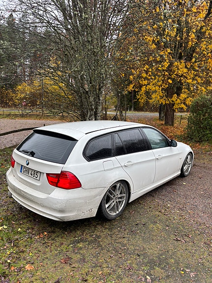 BMW 320d 3 of 6