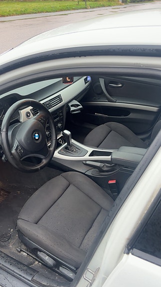 BMW 320d 5 of 6