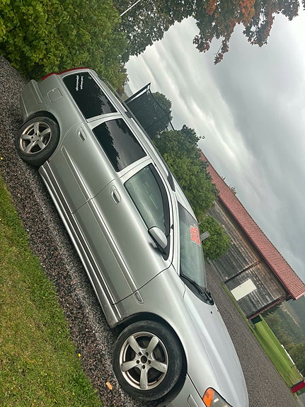 Volvo V70 5 of 7