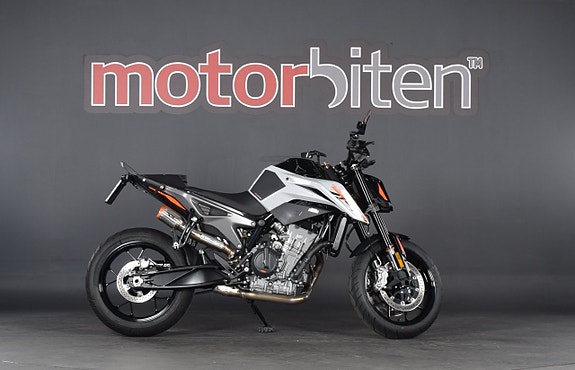 KTM 790 DUKE 2 of 5