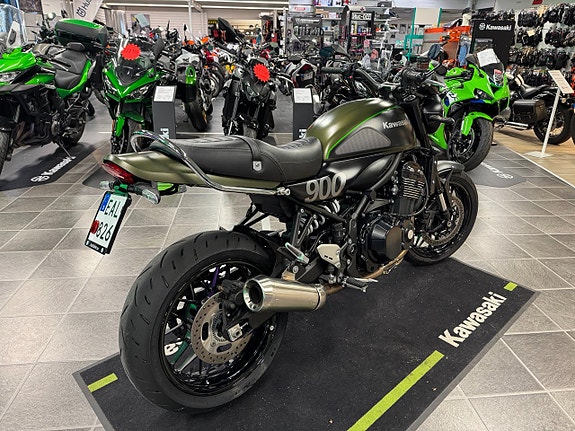 Kawasaki Z900RS 3 of 6